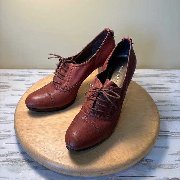 Academia Leather Lace-up Oxford Heels Sz 8 Preppy Office Classic - Picture 1 of 11